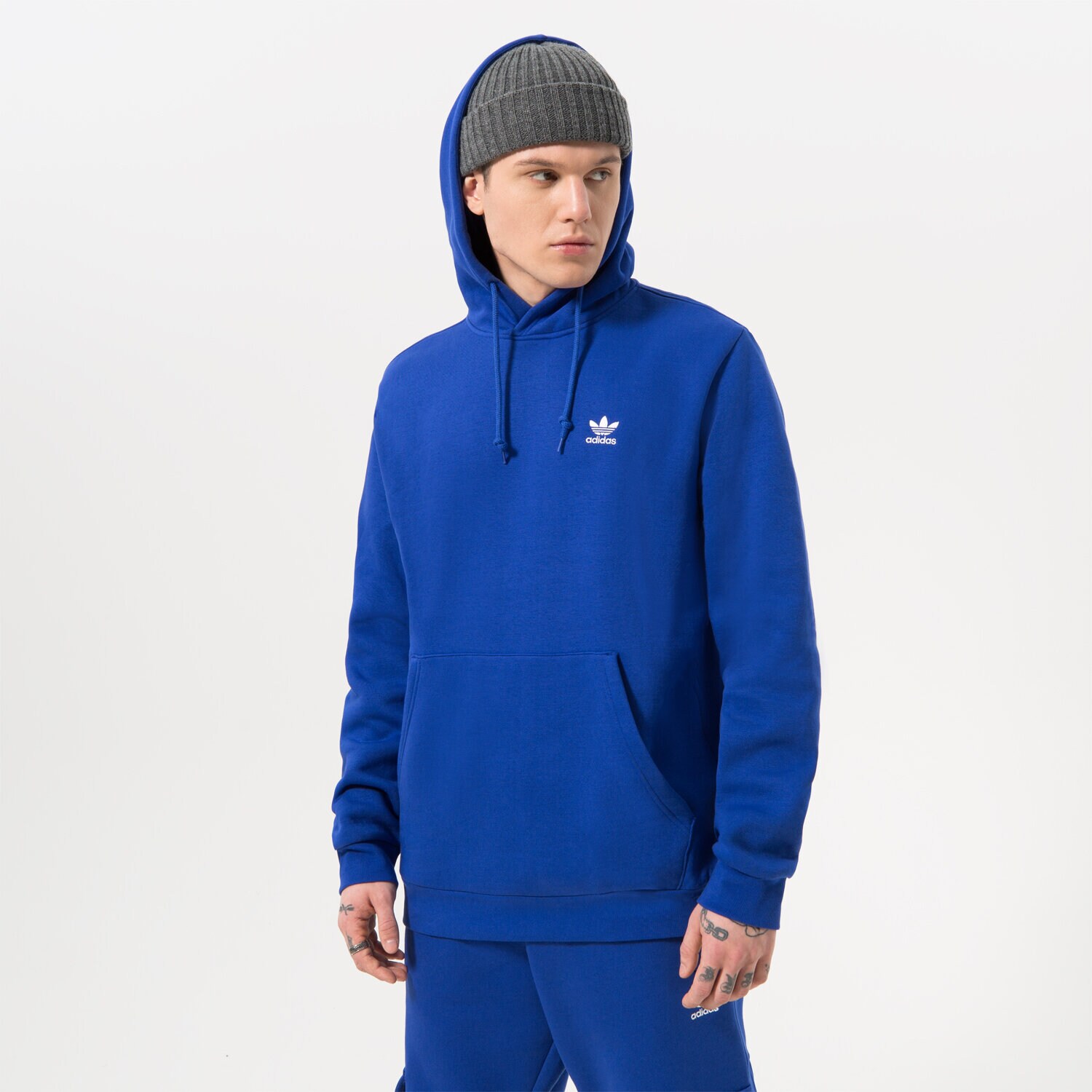 Bluza męska ADIDAS BLUZA Z KAPTUREM ESSENTIAL HOODY IA4891 NIEBIESKI