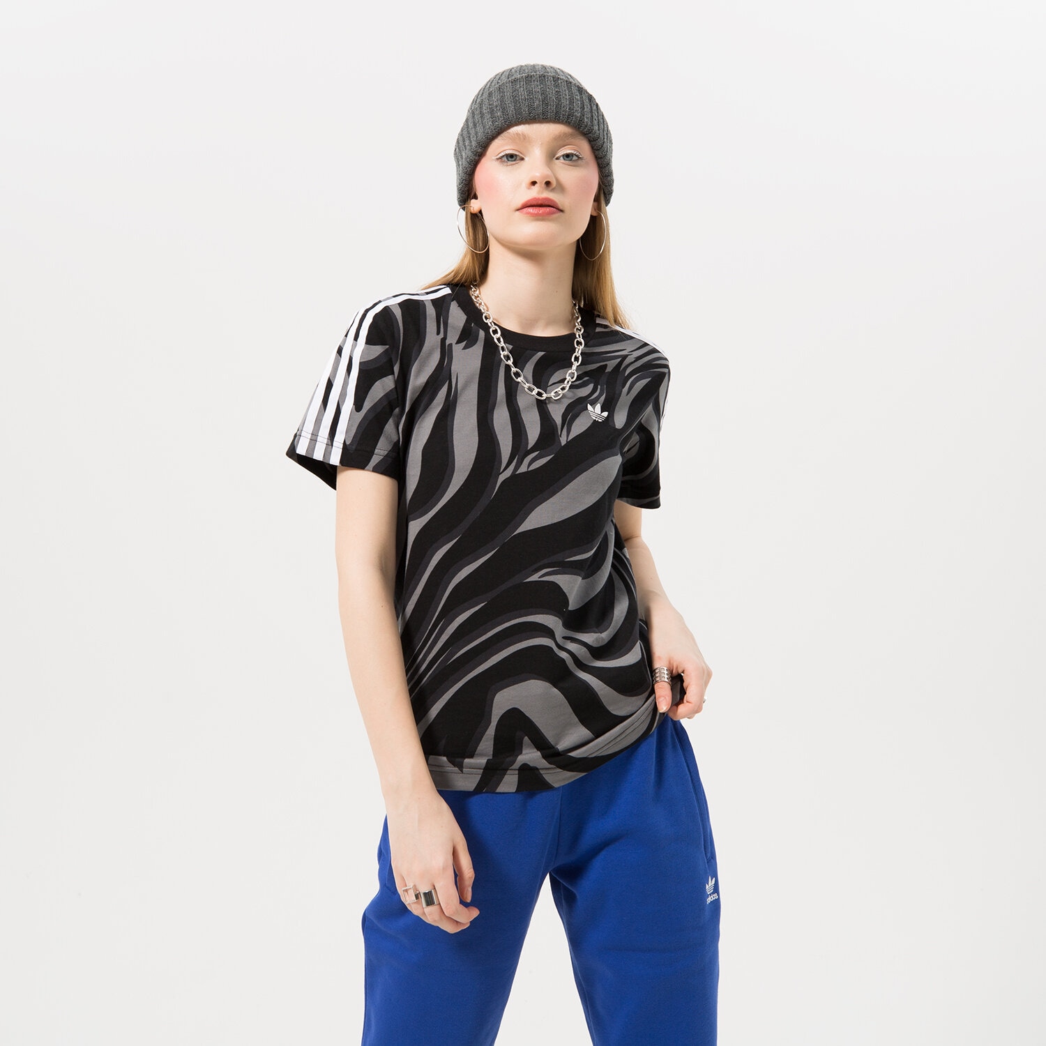 Koszulka, t-shirt damski ADIDAS T-SHIRT AOP IJ8191 CZARNY