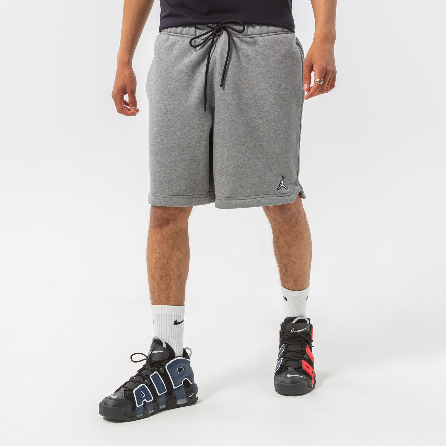 Krótkie spodenki, szorty męskie JORDAN SZORTY ESSENTIAL FLEECE SHORTS DA9826-091 SZARY