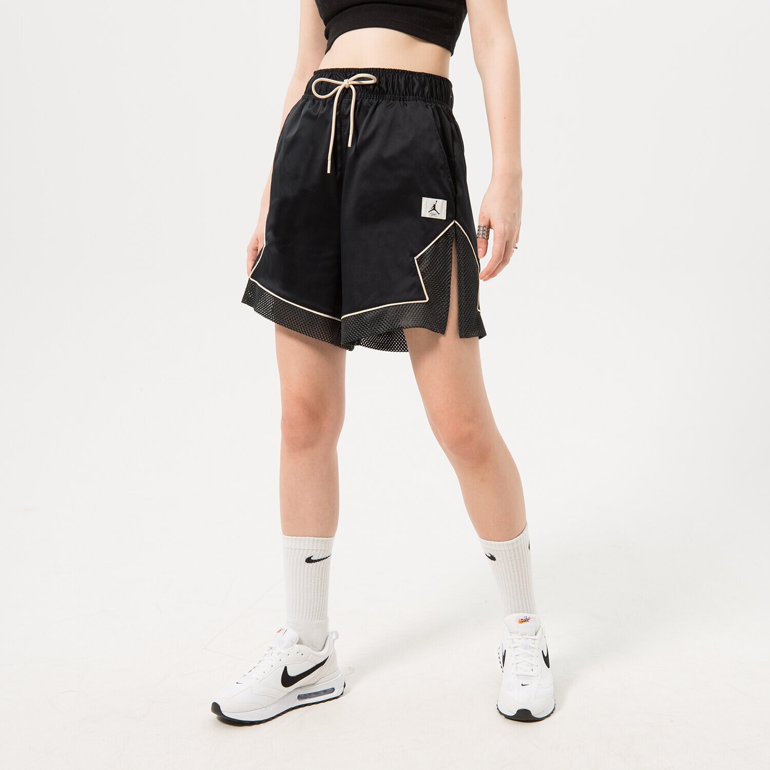 Krótkie spodenki, szorty damskie JORDAN SZORTY W J ESSEN DIAMOND SHORT 2 DO5041-010 CZARNY
