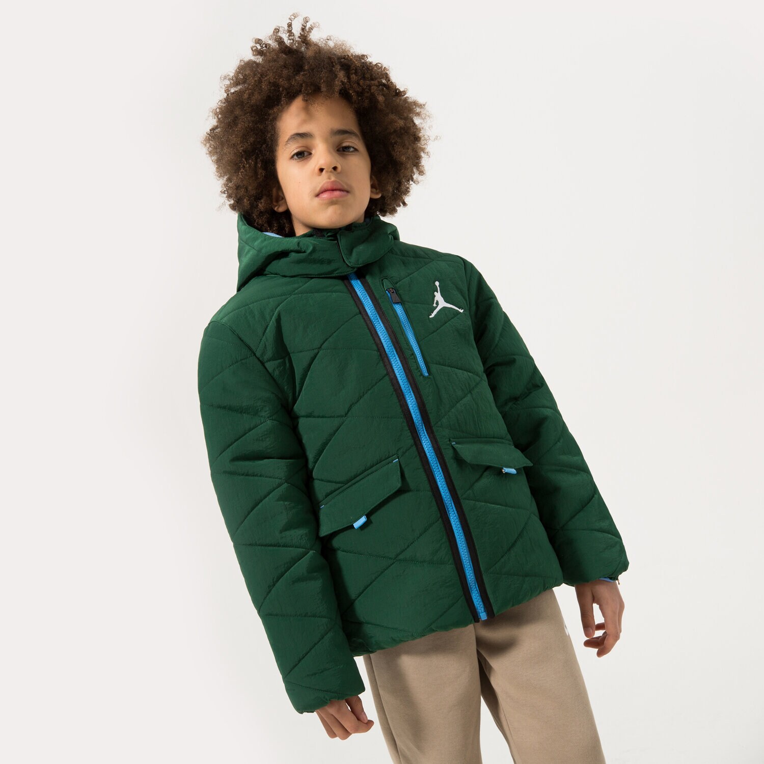 Dziecięca kurtka przejściowa (wiosenna/jesienna) JORDAN KURTKA ZIMOWA DETACH HOOD PUFFER JACKET BOY 95B649-T17 ZIELONY