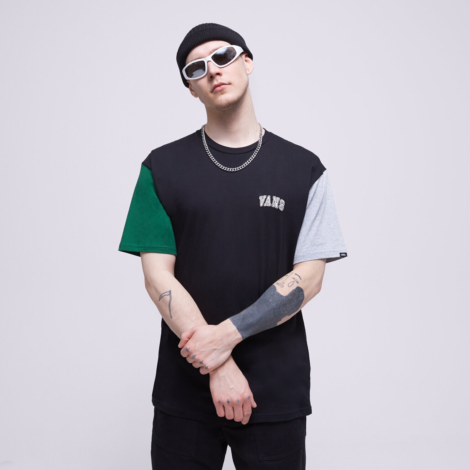 Koszulka, t-shirt sportowy męski VANS T-SHIRT COLORBLOCK VARSITY SS TEE BLACK VN0007V8BLK1 CZARNY