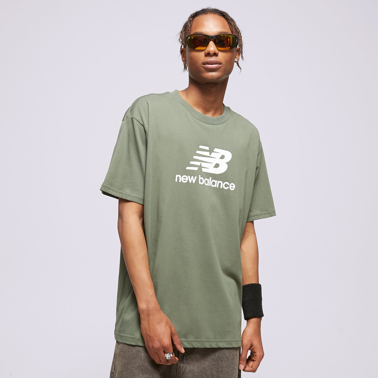 Koszulka, t-shirt sportowy męski NEW BALANCE T-SHIRT NB ESSENTIALS LOGO TEE MT31541DON KHAKI