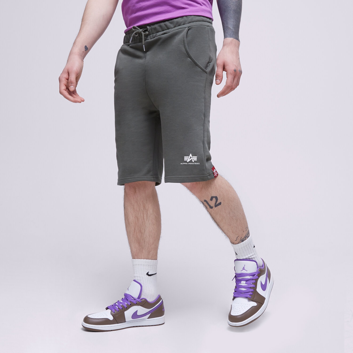 Krótkie spodenki, szorty męskie ALPHA INDUSTRIES SZORTY BASIC SL 116363-142 SZARY
