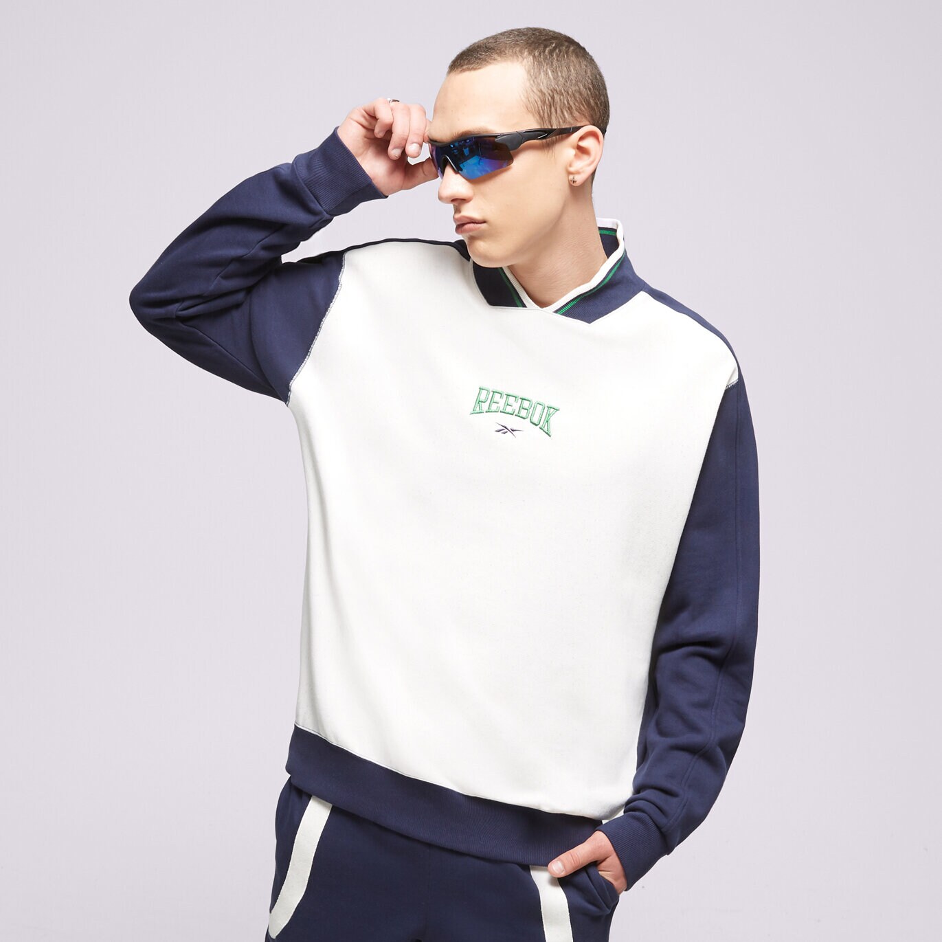 Bluza męska REEBOK BLUZA CL VAR FT CREW HZ9805 BIAŁY