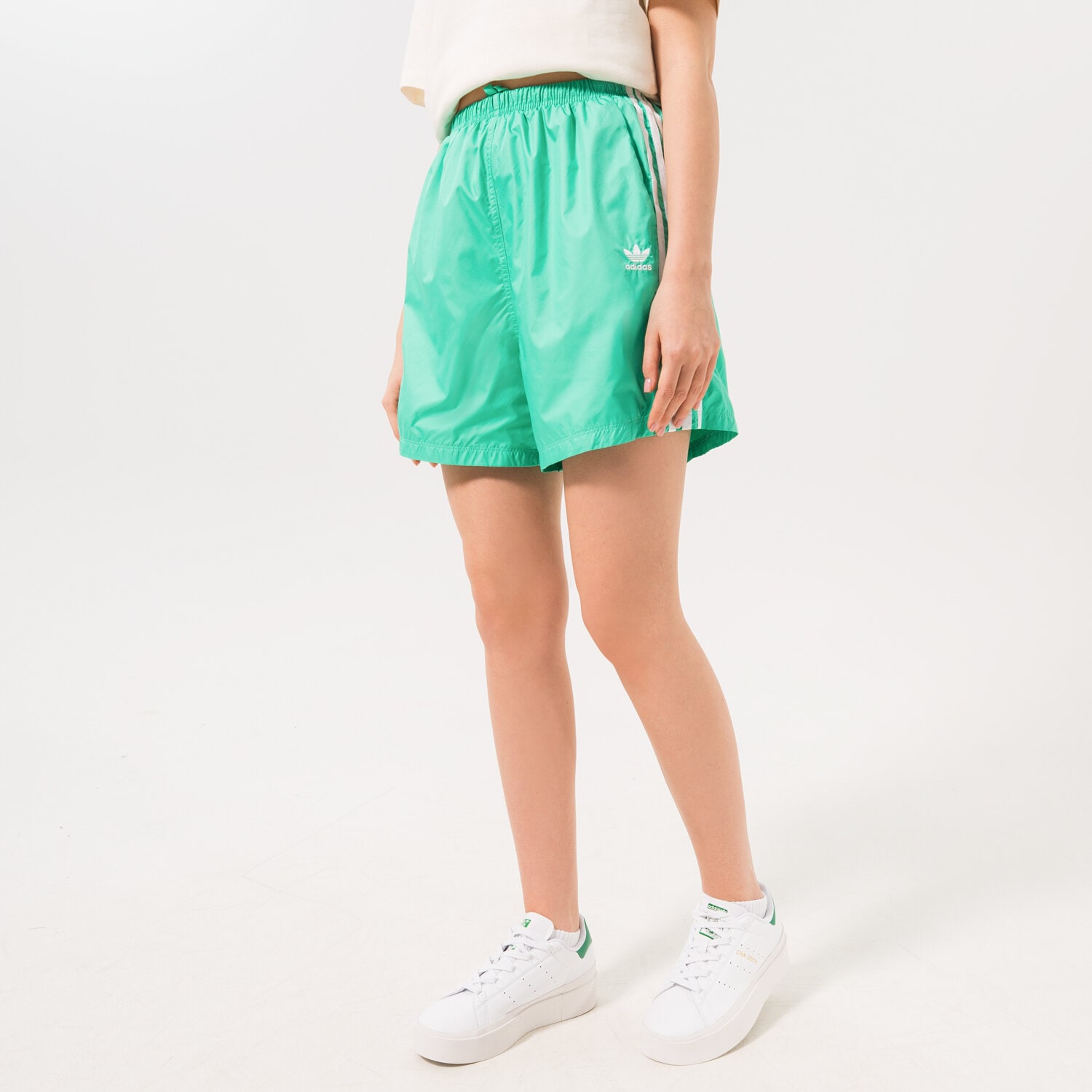 Krótkie spodenki, szorty damskie ADIDAS SZORTY HC1916 HC1916 ZIELONY