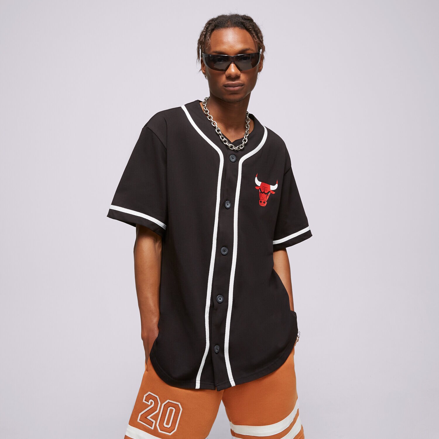Koszulka, t-shirt sportowy męski NEW ERA T-SHIRT NBA BASEBALL JERSEY BULLS CHICAGO BULLS 60357087 CZARNY