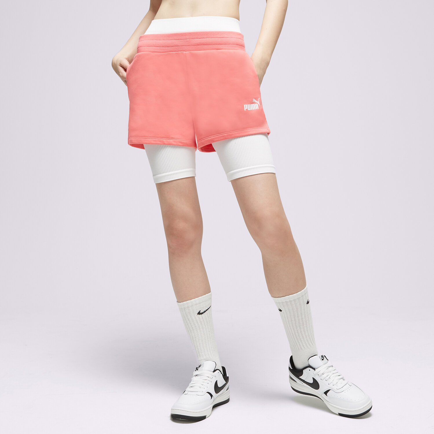 Krótkie spodenki, szorty damskie PUMA SZORTY ESS 4" SWEAT SHORTS TR (S) 586825 42 RÓŻOWY