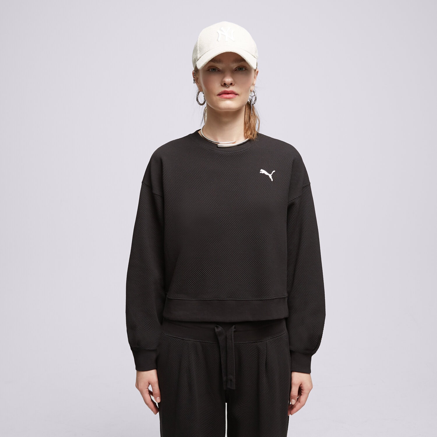 Bluza damska PUMA BLUZA HER CREW 676004 01 CZARNY