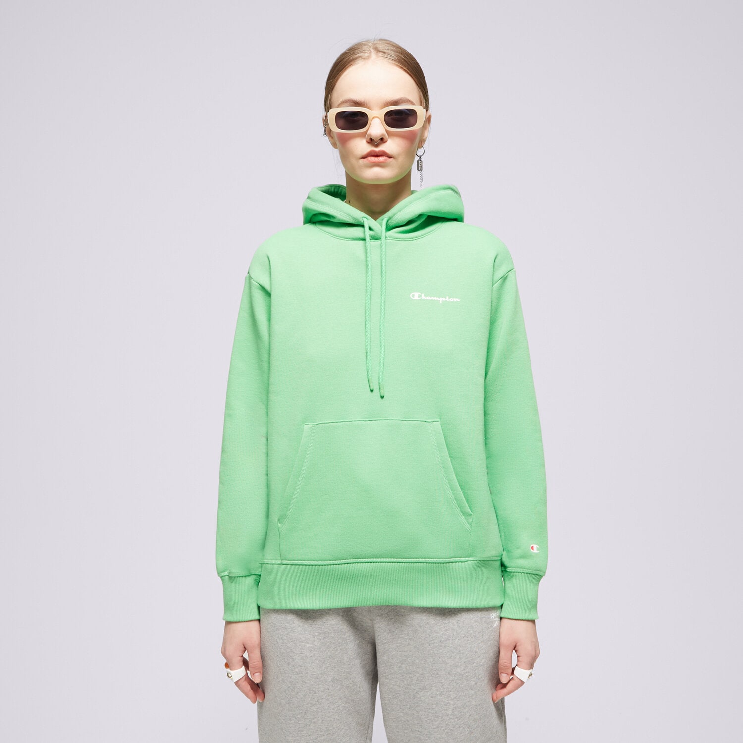 Bluza damska CHAMPION BLUZA Z KAPTUREM SMALL LOGO OVERHEAD HOO 114241BGEGS024 ZIELONY