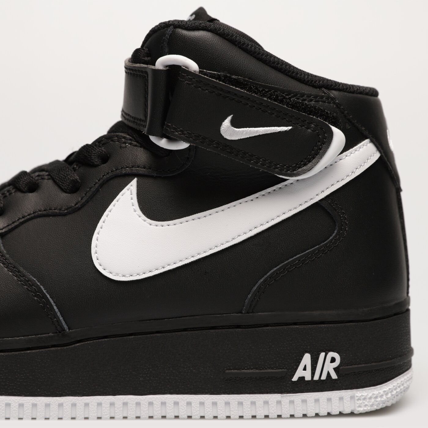 nike air force 1 mid 07 black