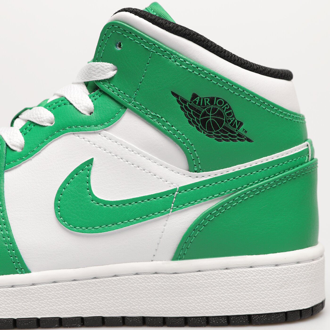 customize my own nike air force ones