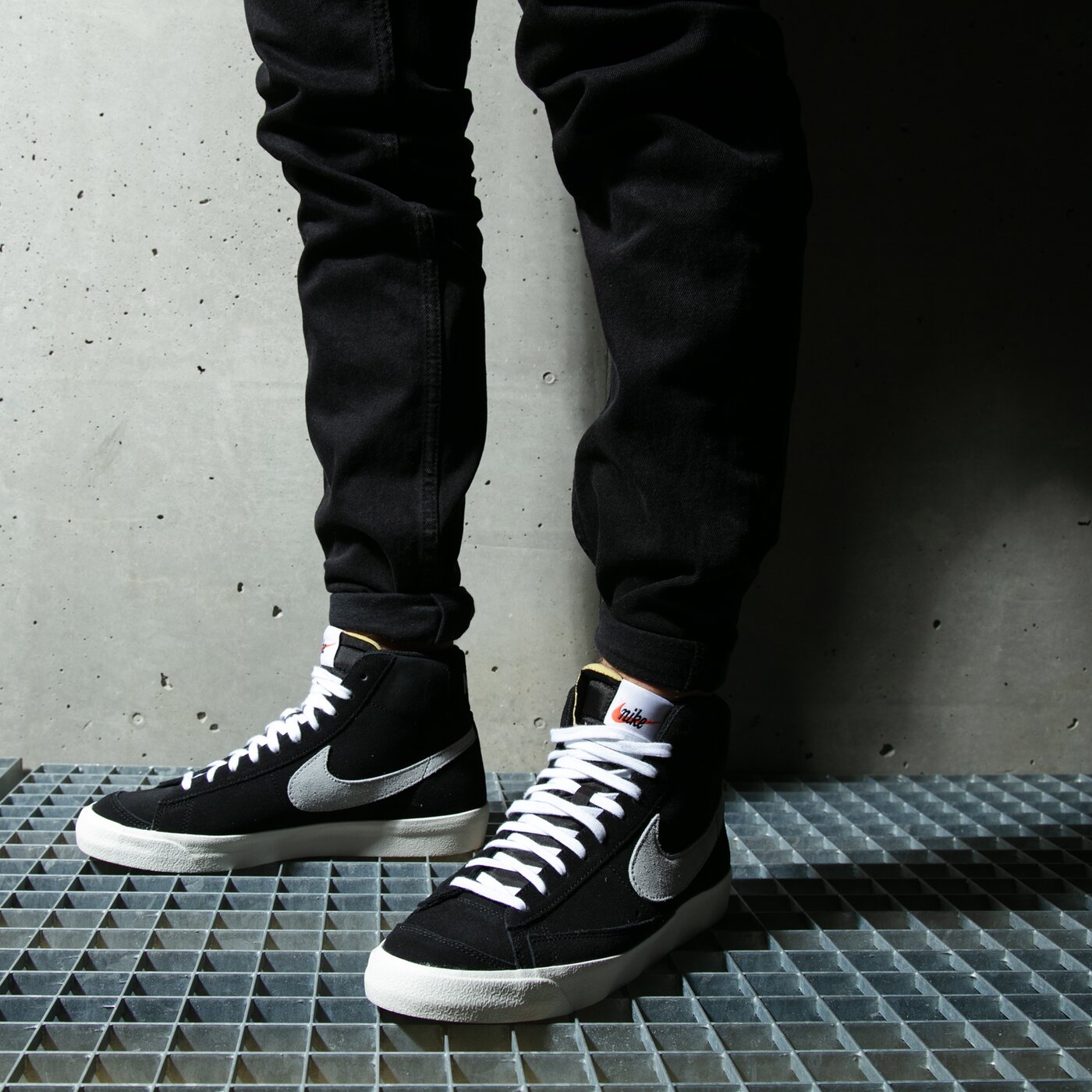 nike blazer mid 77 vintage black on feet