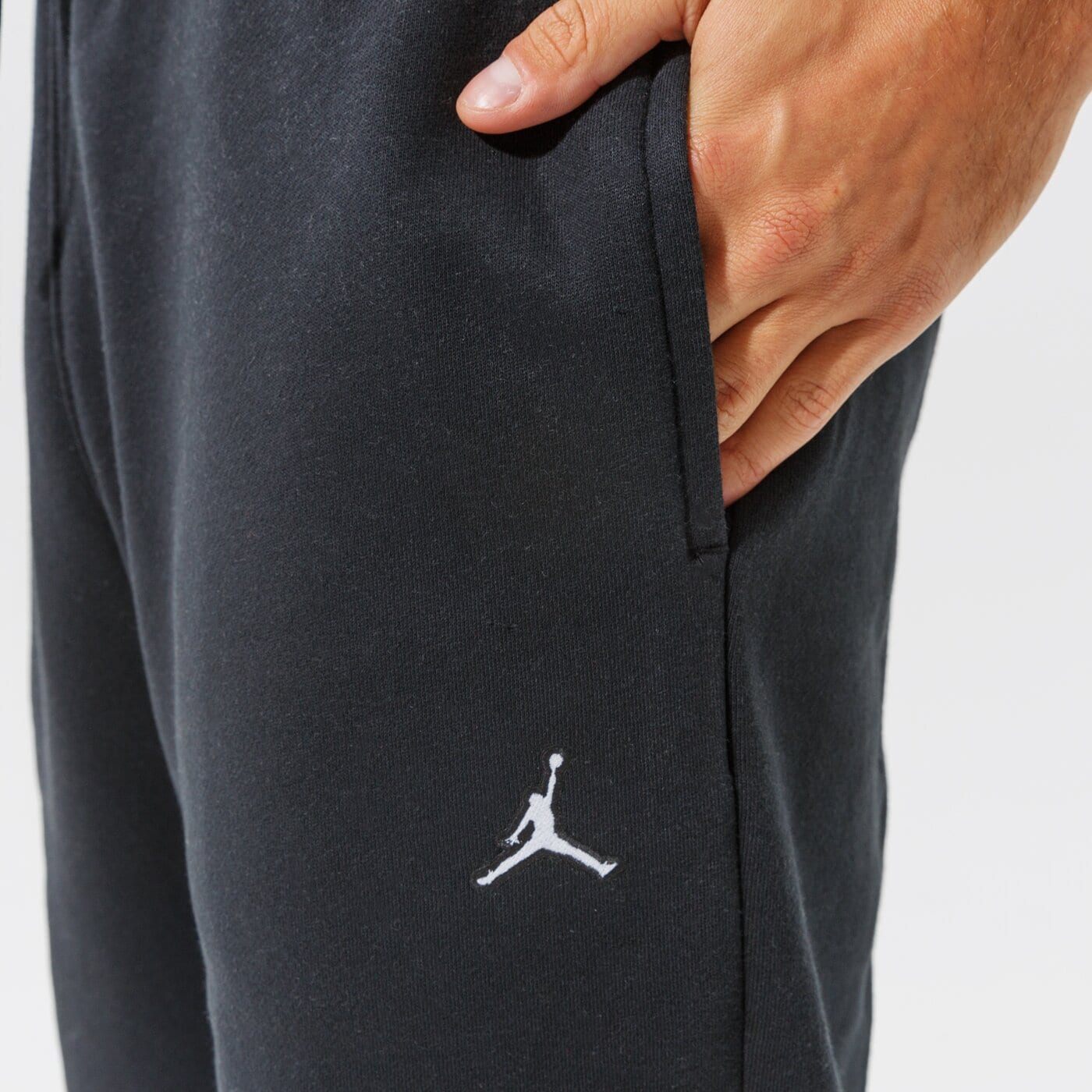 JORDAN SPODNIE ESSENTIAL FLEECE JOGGERS DA9820010 kolor czarny