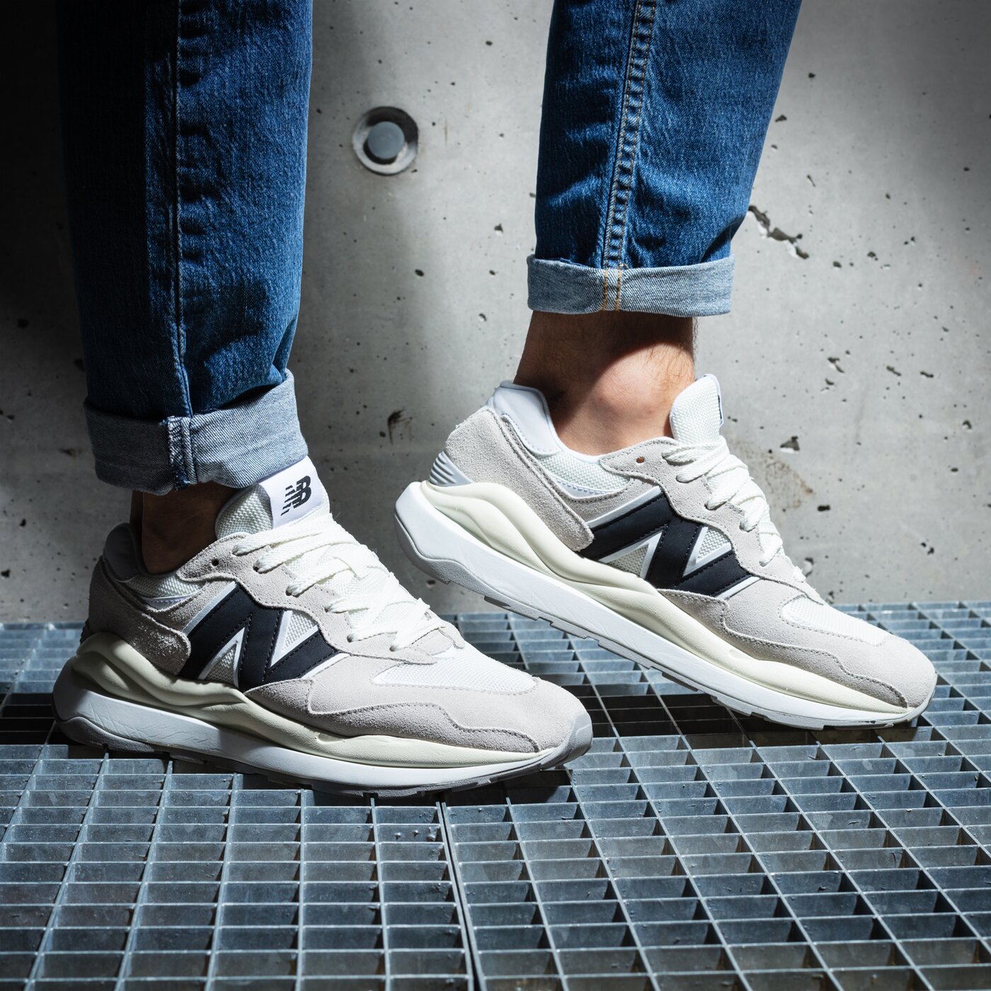 NEW BALANCE 5740 M5740CBC kolor BIAŁY Męskie Sneakersy Buty w