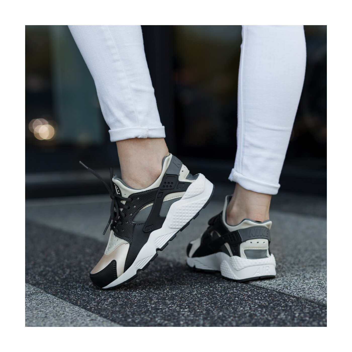 NIKE WMNS AIR HUARACHE RUN 634835006 | kolor CZARNY NIKE WMNS AIR HUARACHE RUN kolor CZARNY (634835006