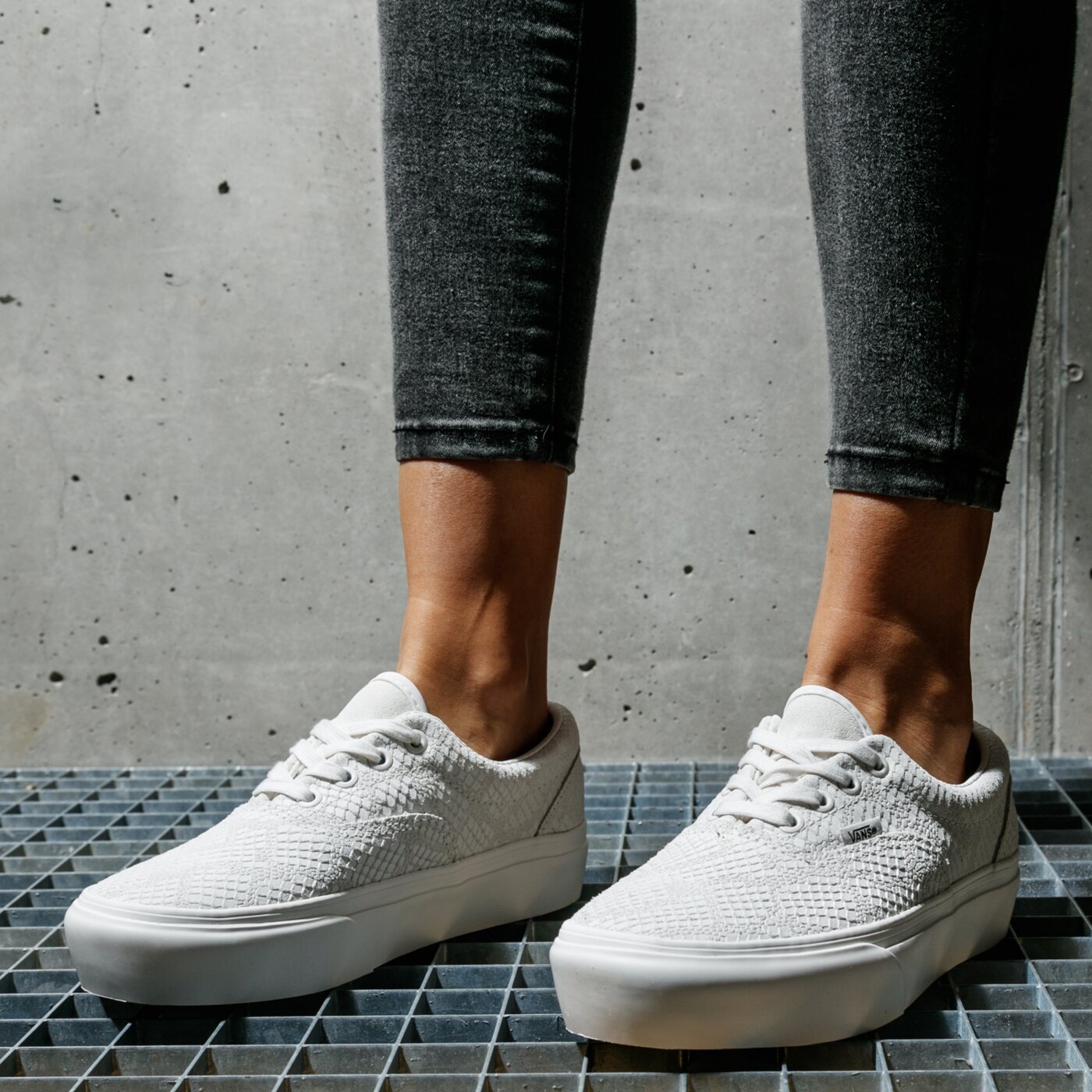 VANS UA ERA PLATFORM VN0A3WLU1VK1 kolor BIAŁY Damskie Trampki