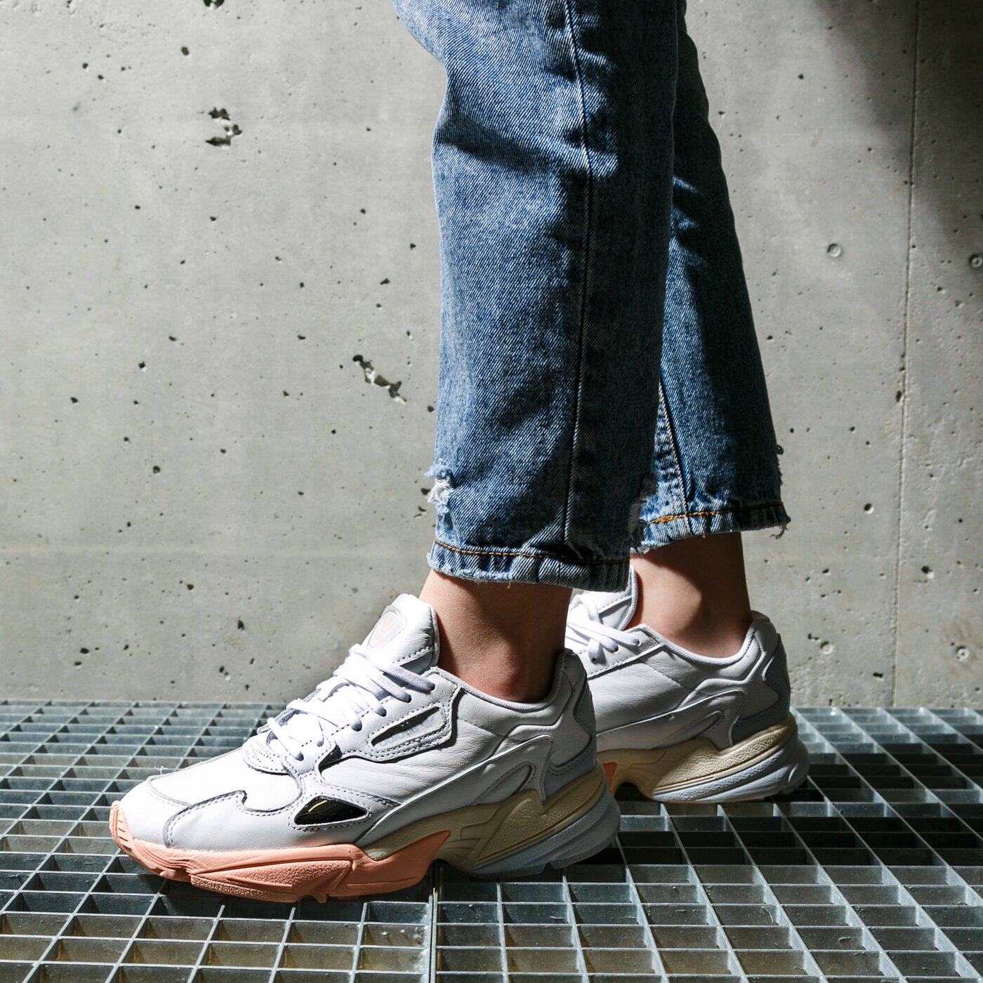 adidas falcon eg8141