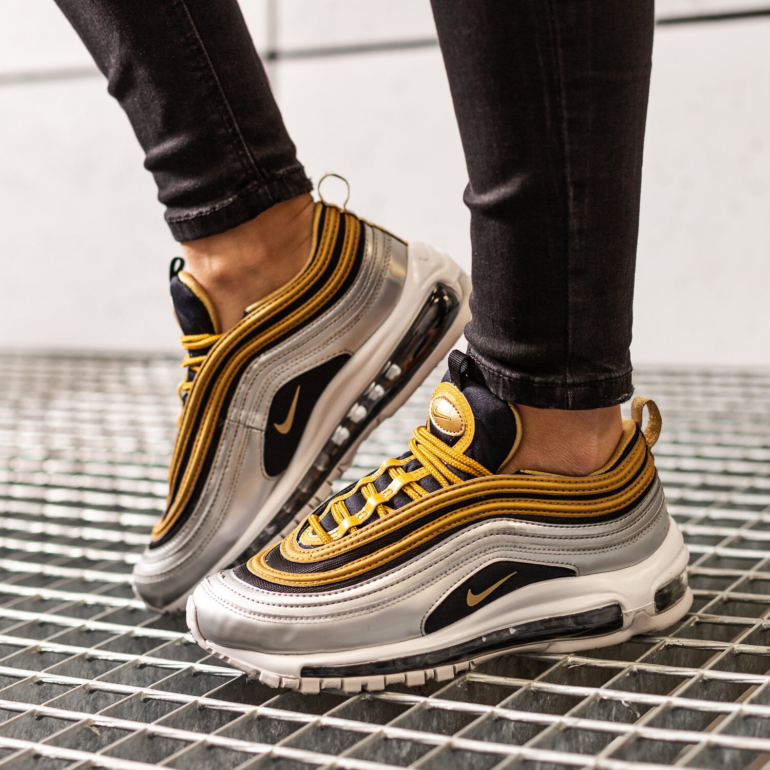 NIKE W AIR MAX 97 SE AQ4137-700 BIA?Y | Damskie Sneakersy w Sizeer