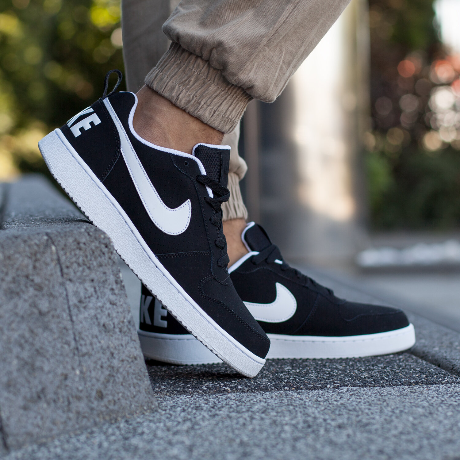 nike court borough low 2 sizeer