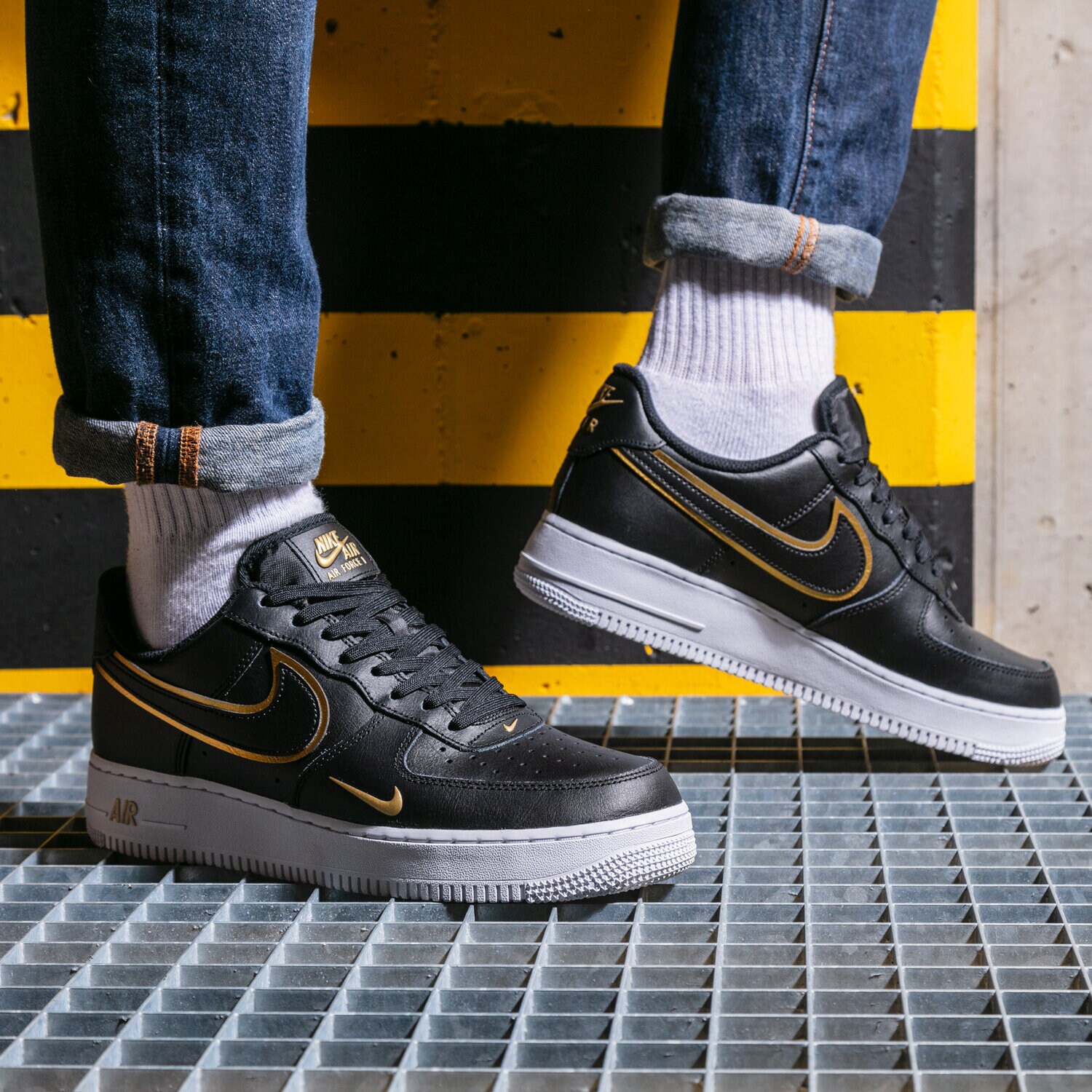 NIKE AIR FORCE 1 '07 LV8 DA8481-001 CZARNY | Męskie