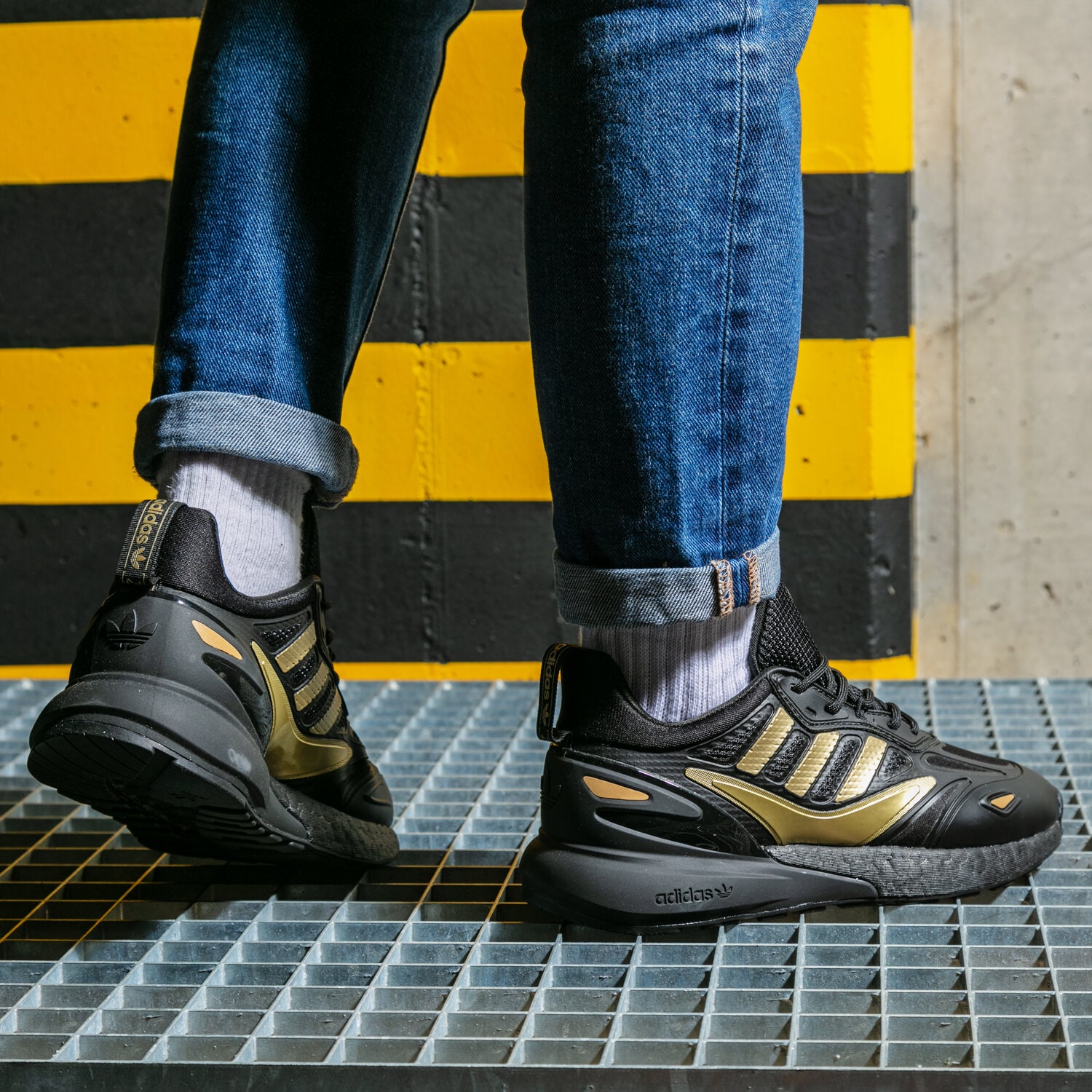 hero92　1/2 Buty męskie ADIDAS ZX 2K BOOST MARVEL sportowe czarne lekkie