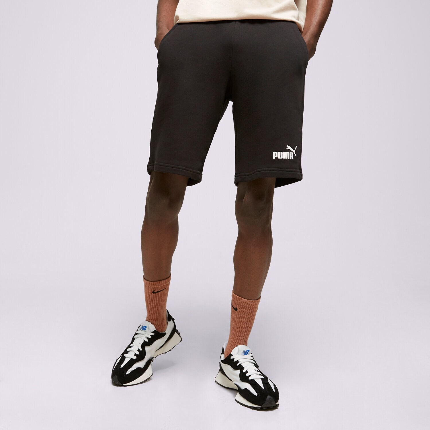 puma-szorty-ess-10-586709-01-czarny-m-skie-szorty-w-sizeer