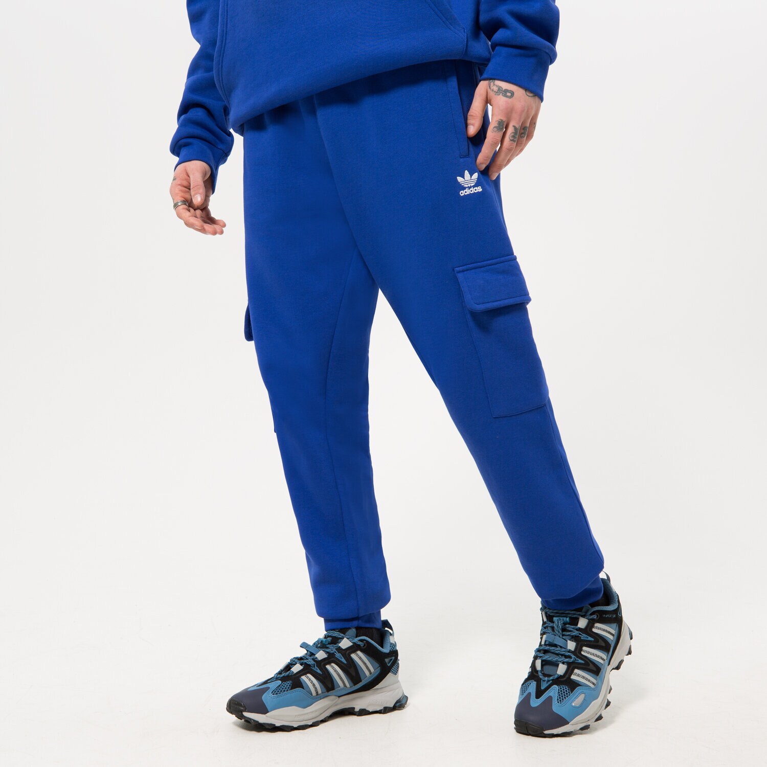 adidas-spodnie-essentials-c-p-ia4781-niebieski-m-skie-spodnie-w-sizeer