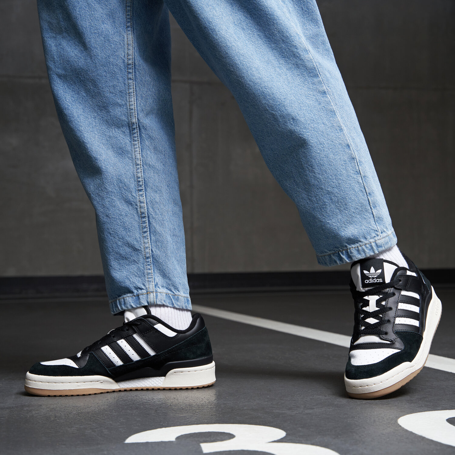 ★adidas★ Forum Row Classic Black White ID6857 ADIDAS FORUM LOW CL ID6857 CZARNY | Męskie Sneakersy w Sizeer