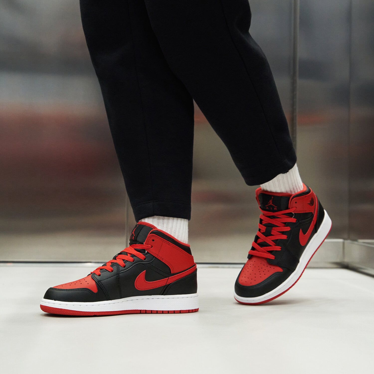スニーカー NIKE AIR Jordan 1 MID(GS) DQ8423-060 AIR JORDAN 1 MID - スニーカーショップSKIT