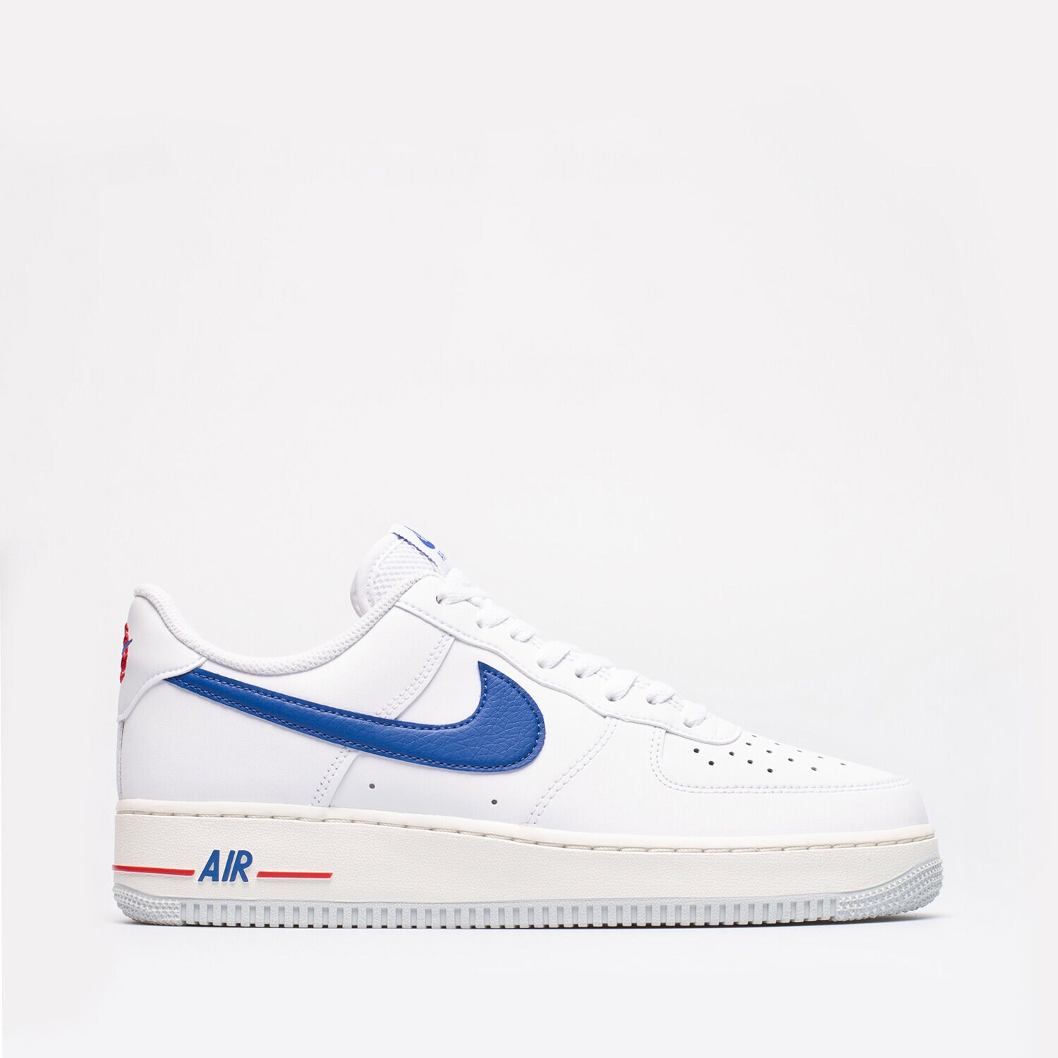 [Nike] AIR FORCE 1 07 ☆送料込☆ m285b49940bb19db11f5dc07514c53
