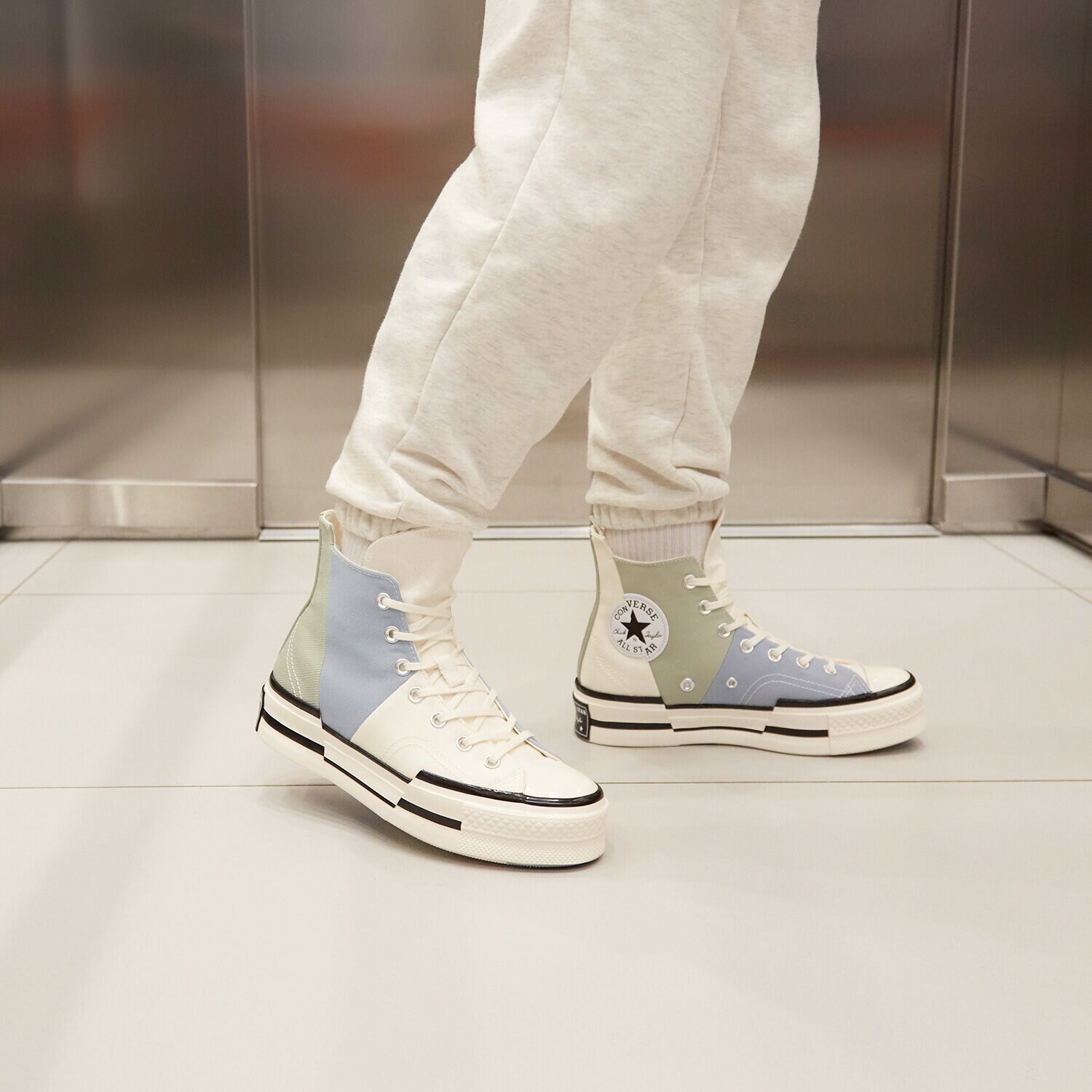 CONVERSE CHUCK 70 PLUS A04370C MULTICOLOR Damskie Trampki w Sizeer