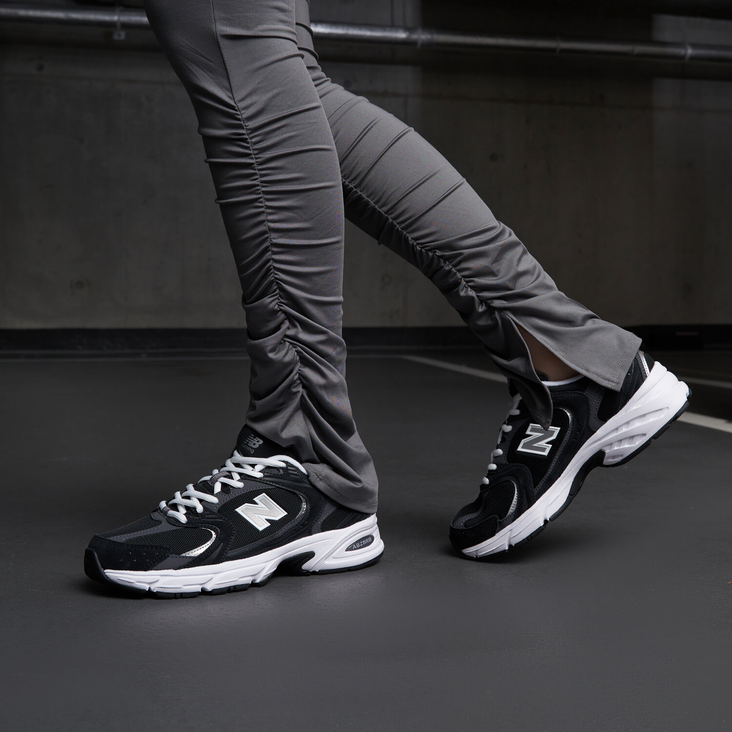 NEW BALANCE 530 MR530CC CZARNY | Damskie Sneakersy w Sizeer