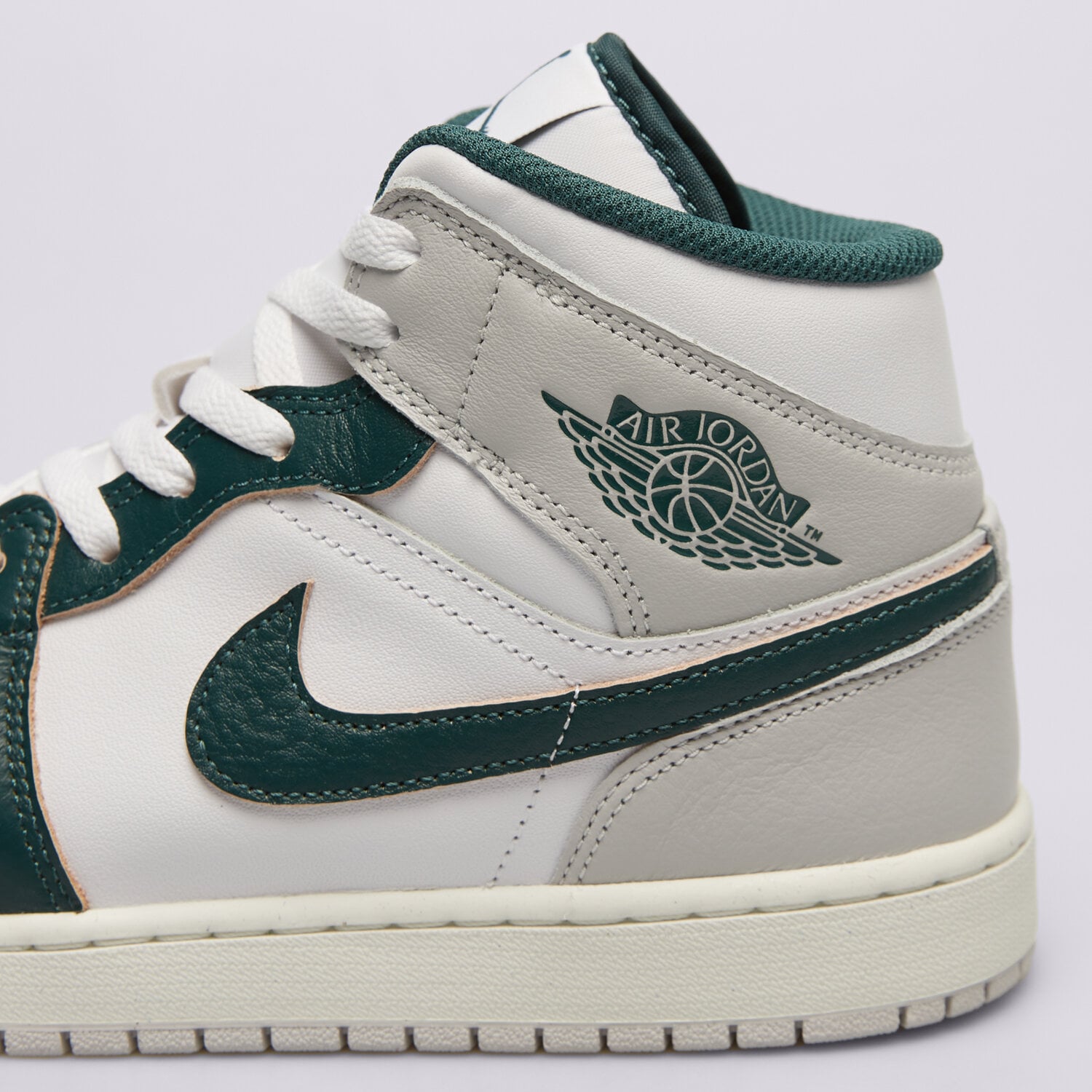 Buty męskie Air Jordan 1 Mid SE. Nike PL