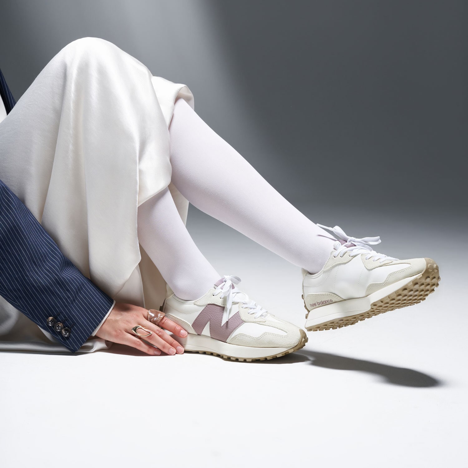 ◆NEW BALANCE◆ Women's 327 WS327KH NEW BALANCE 327 kolor BEŻOWY (WS327KH) - Kobieta - Sneakersy