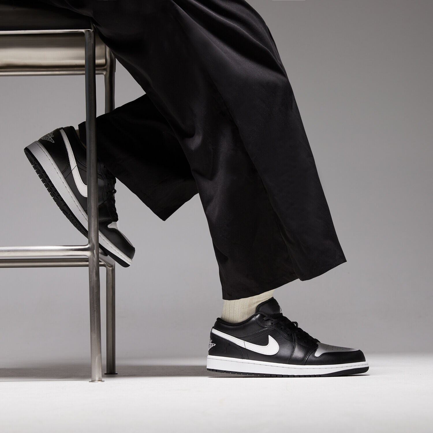 AIR JORDAN 1 LOW 553558-043 CZARNY | Męskie Sneakersy w Sizeer