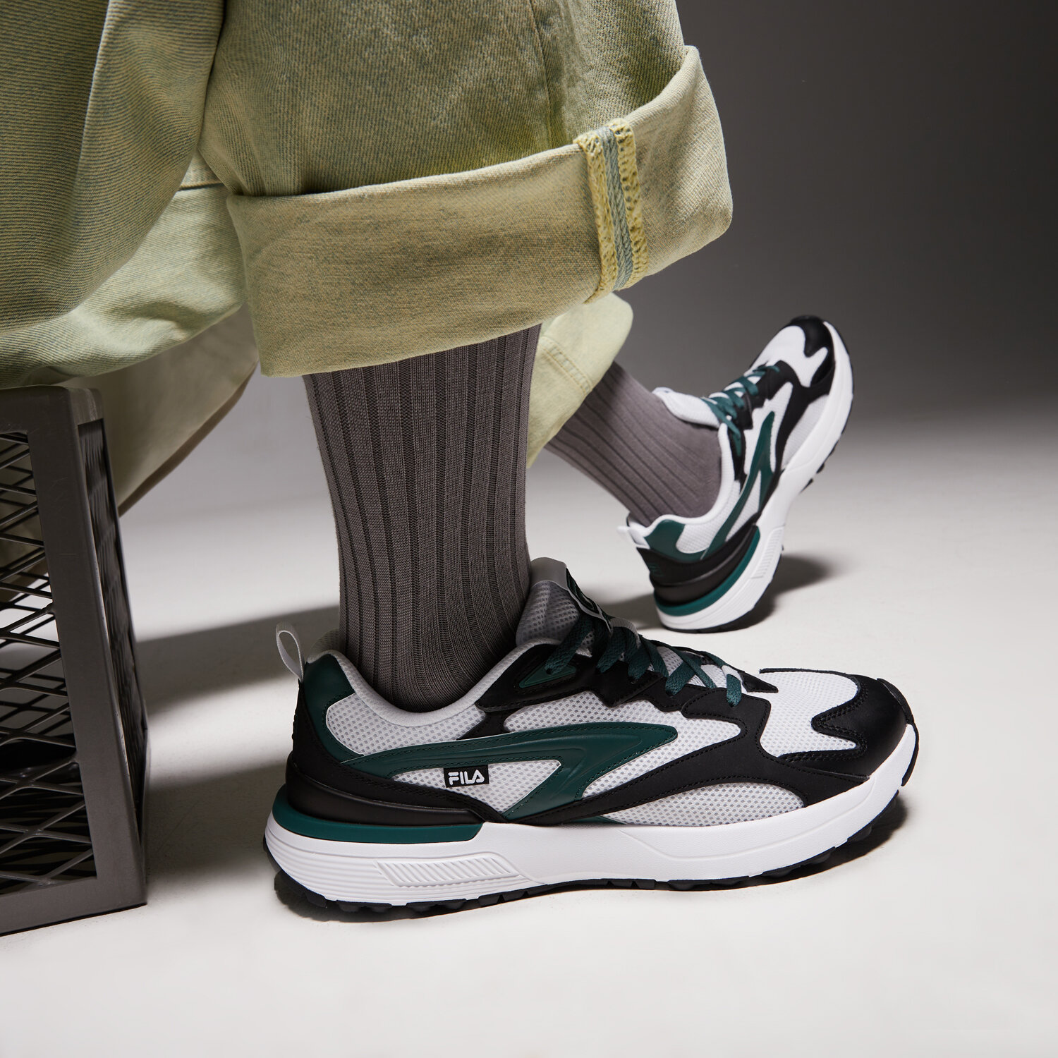 FILA - miu_hayato FILA EXPLORA (5JM02588055) | kolor szary | Damskie Buty