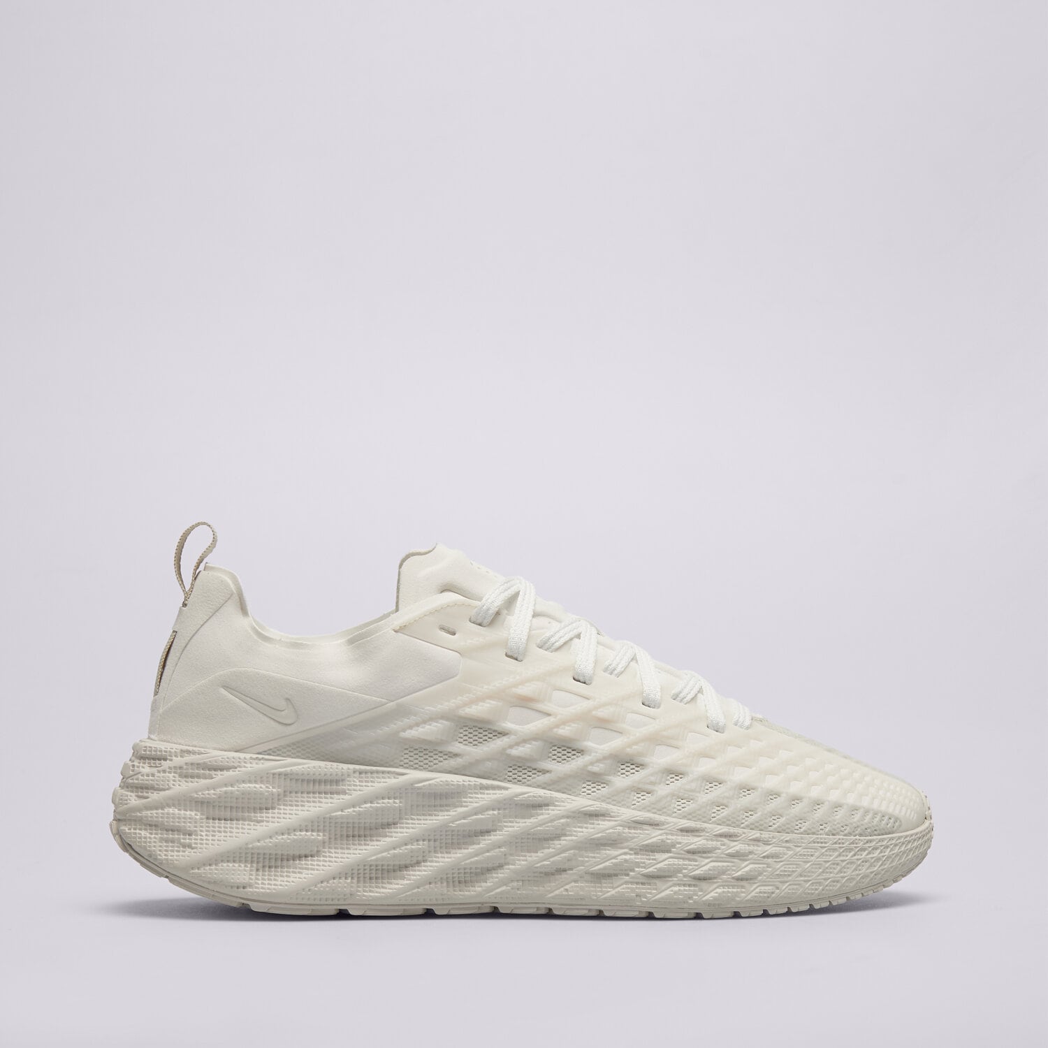 Nike Ava Edge