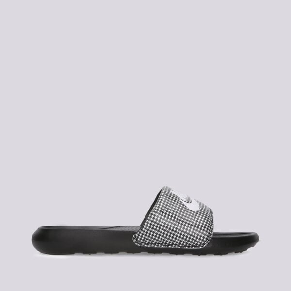 Nike Victori One