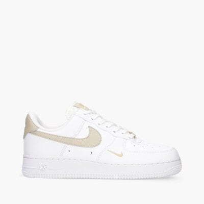 Do czego nosić Nike Air Force za kostkę?