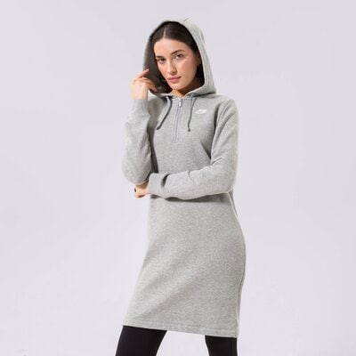 Twice as chic: jak ograć outfit na bazie sukienki i spodni?