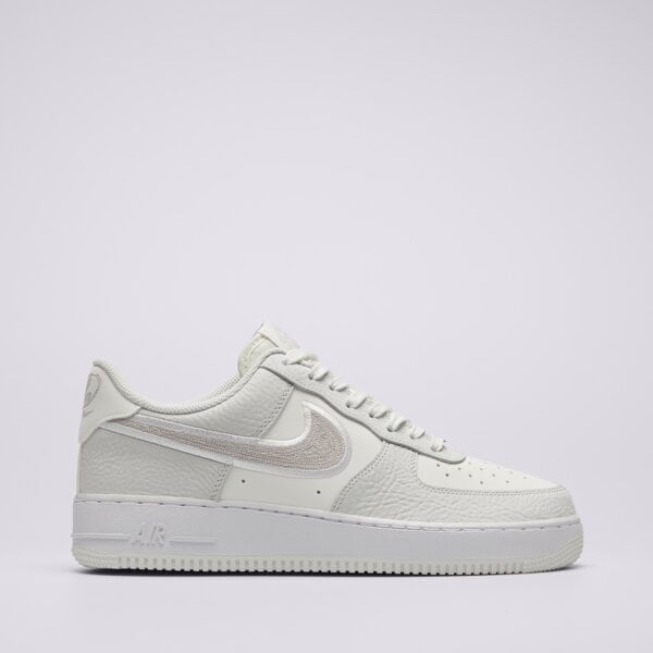 Nike Air Force 1 '07 Lv8
